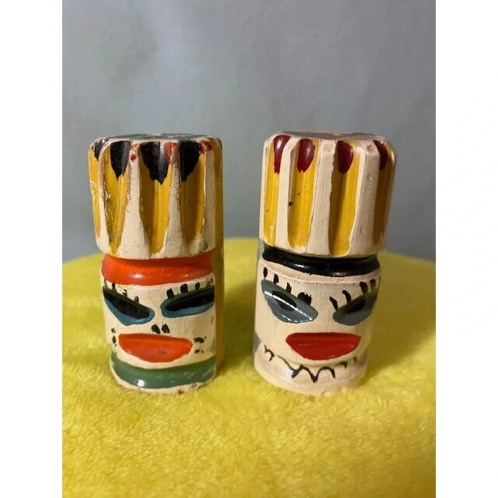 Vintage Wooden Tiki / Folk Art Totem Pole Salt & Pepper Shakers